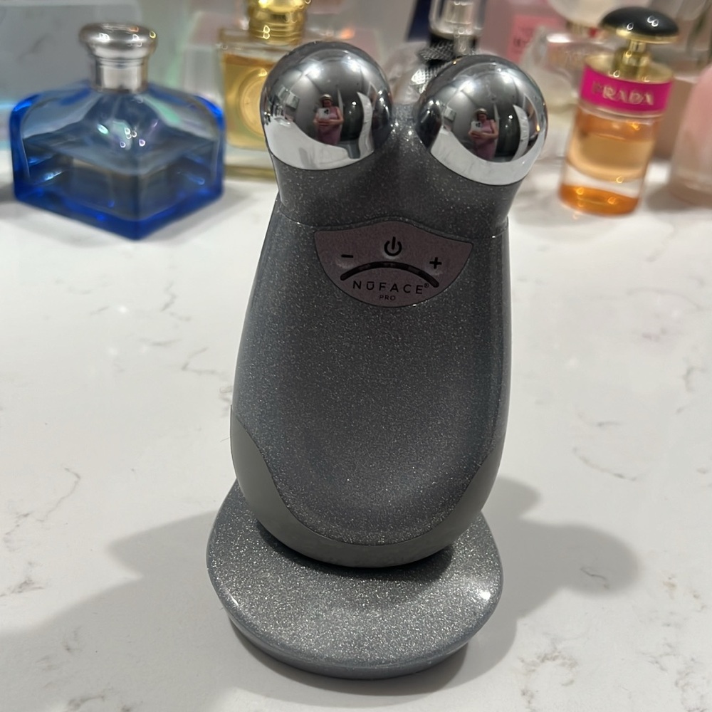 Nuface Trinity Pro break the ice limited edition.